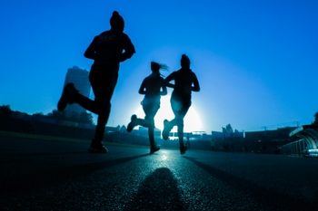 Photos de trail, d'école ou d'événement sportif : comment respecter le droit à l'image sans tout rendre public