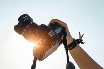 MesGaleries vs Pixieset : quelle galerie photo choisir en 2025 ?
